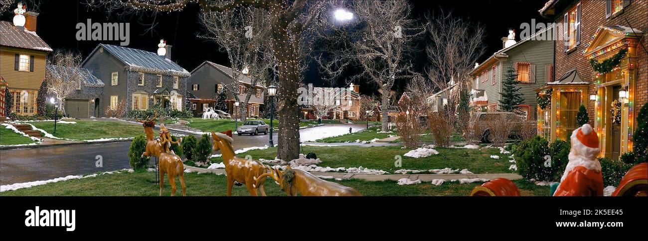 FESTIVE STREET SCENE, CHRISTMAS WITH THE KRANKS, 2004 Stock Photo - Alamy