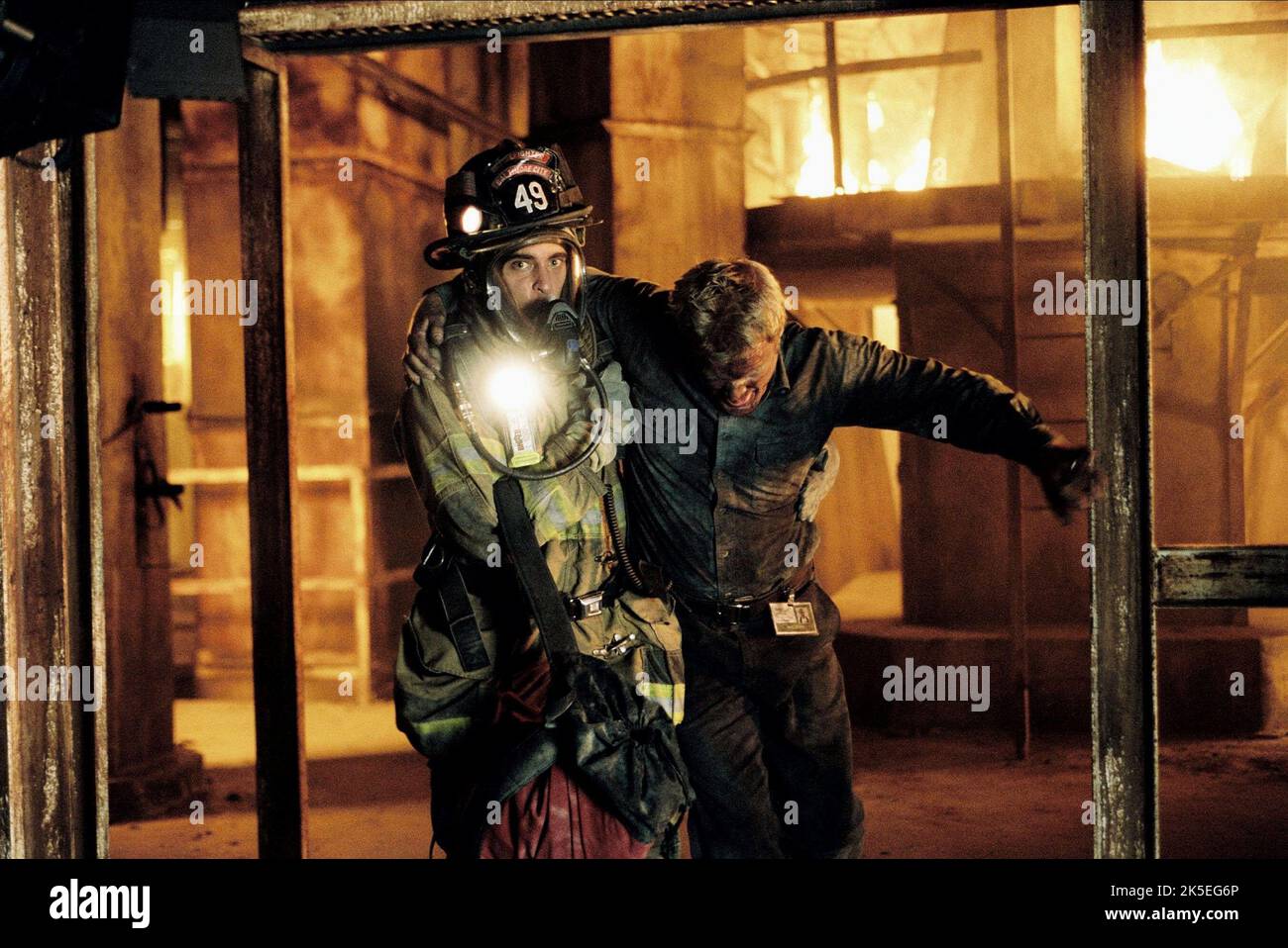 JOAQUIN PHOENIX, LADDER 49, 2004 Stock Photo - Alamy