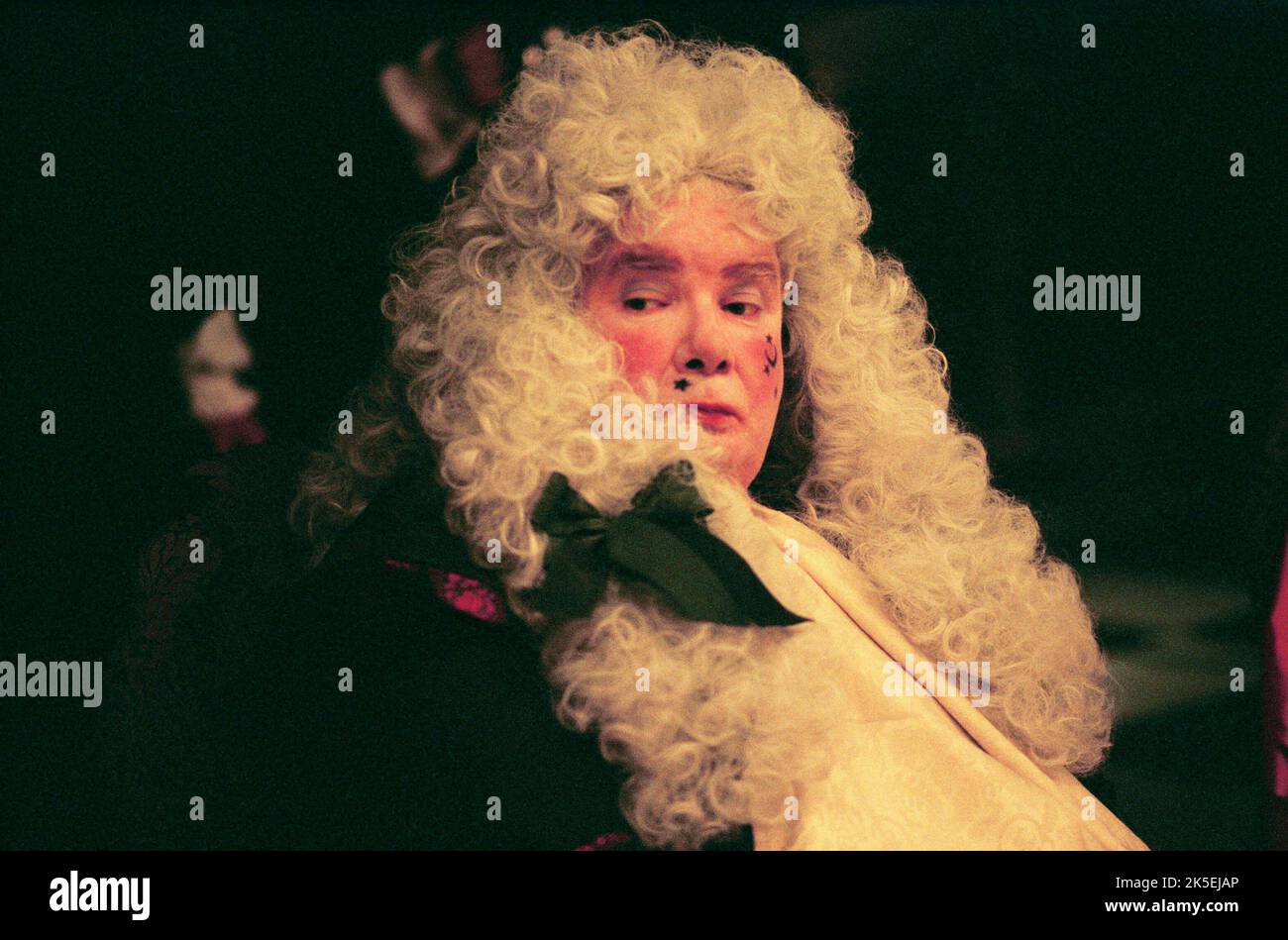 RICHARD GRIFFITHS, STAGE BEAUTY, 2004 Stock Photo