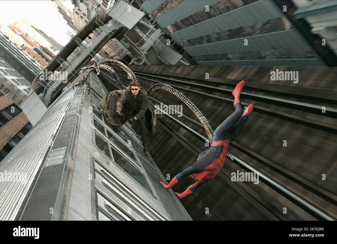 ALFRED MOLINA, TOBEY MAGUIRE, SPIDER-MAN 2, 2004 Stock Photo