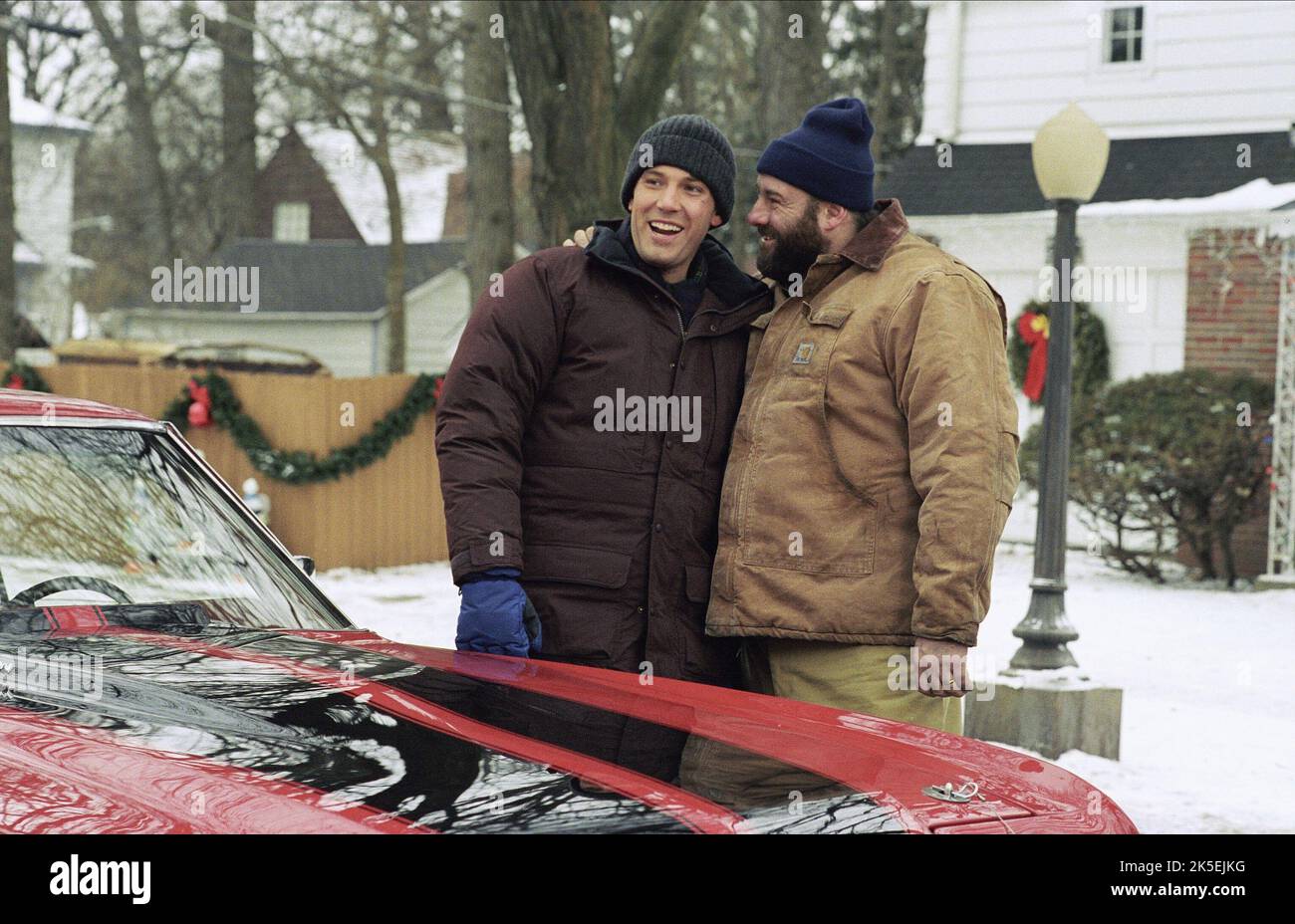 BEN AFFLECK, JAMES GANDOLFINI, SURVIVING CHRISTMAS, 2004 Stock Photo Ben Affleck Christmas Movie