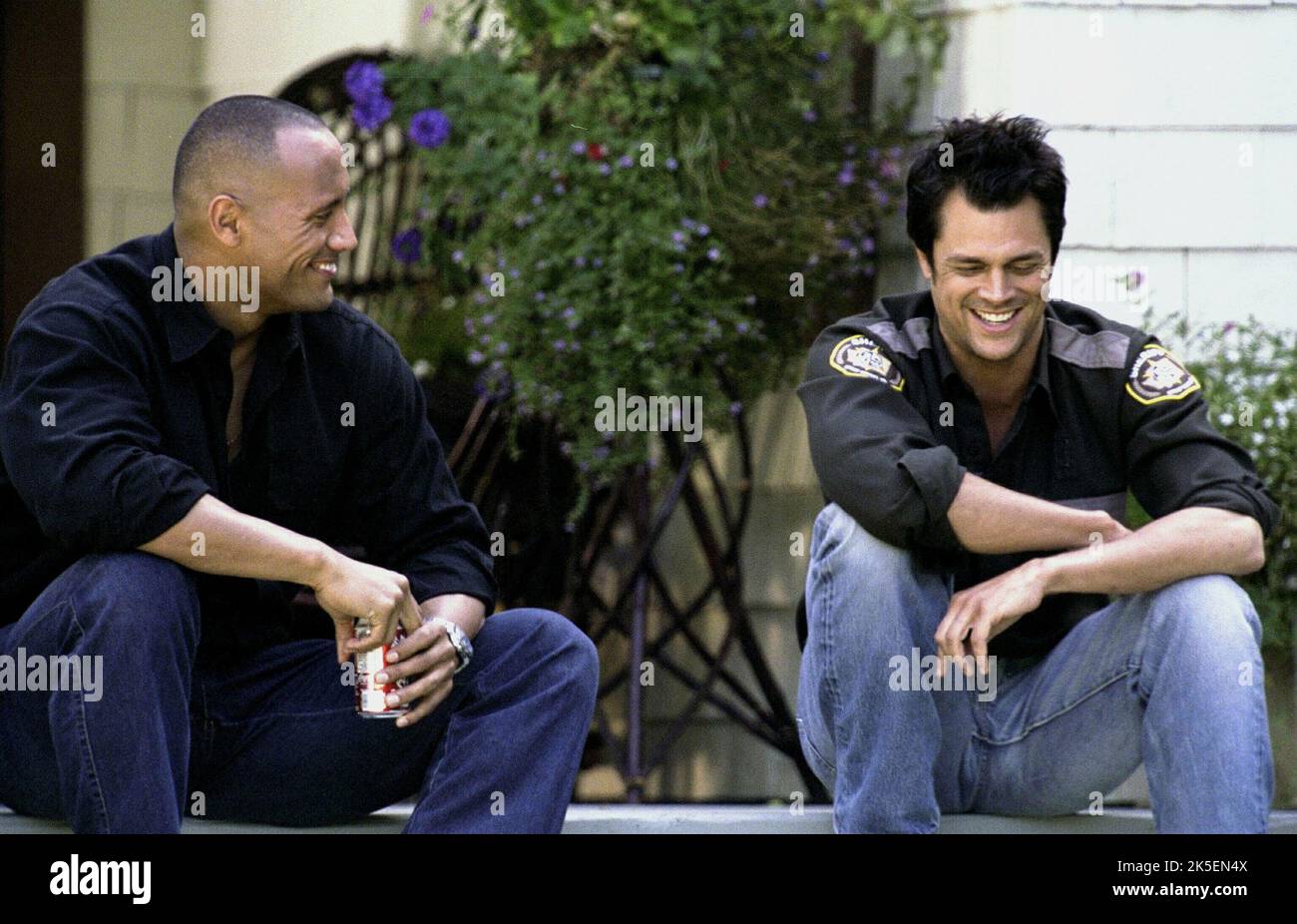 THE ROCK, WALKING TALL, 2004 Stock Photo - Alamy