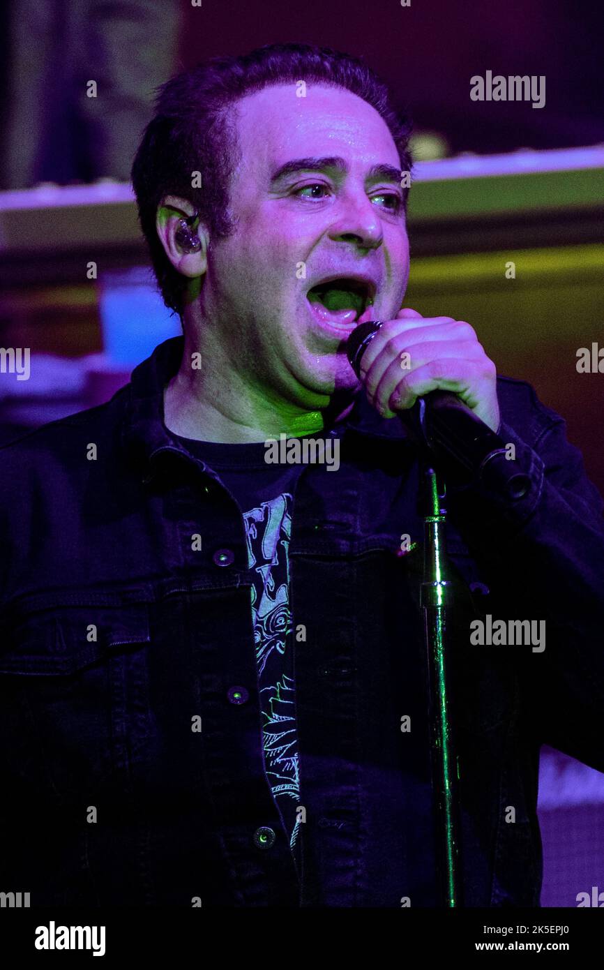 Counting crows milano hi-res stock photography and images - Alamy