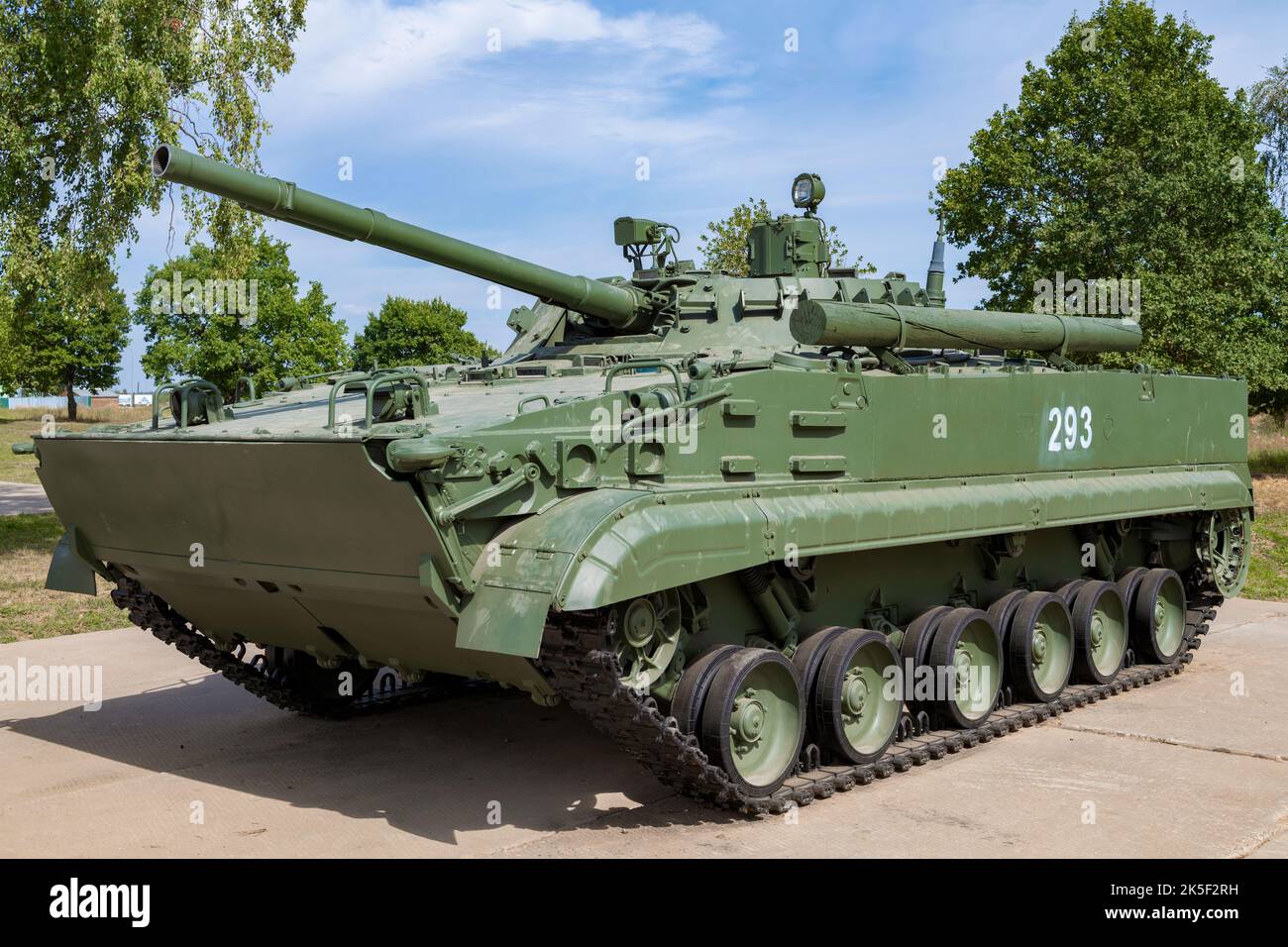 ALABINO, RUSSIA - AUGUST 19, 2022: BMP-3 (infantry fighting vehicle) close-up on a sunny August day Stock Photo