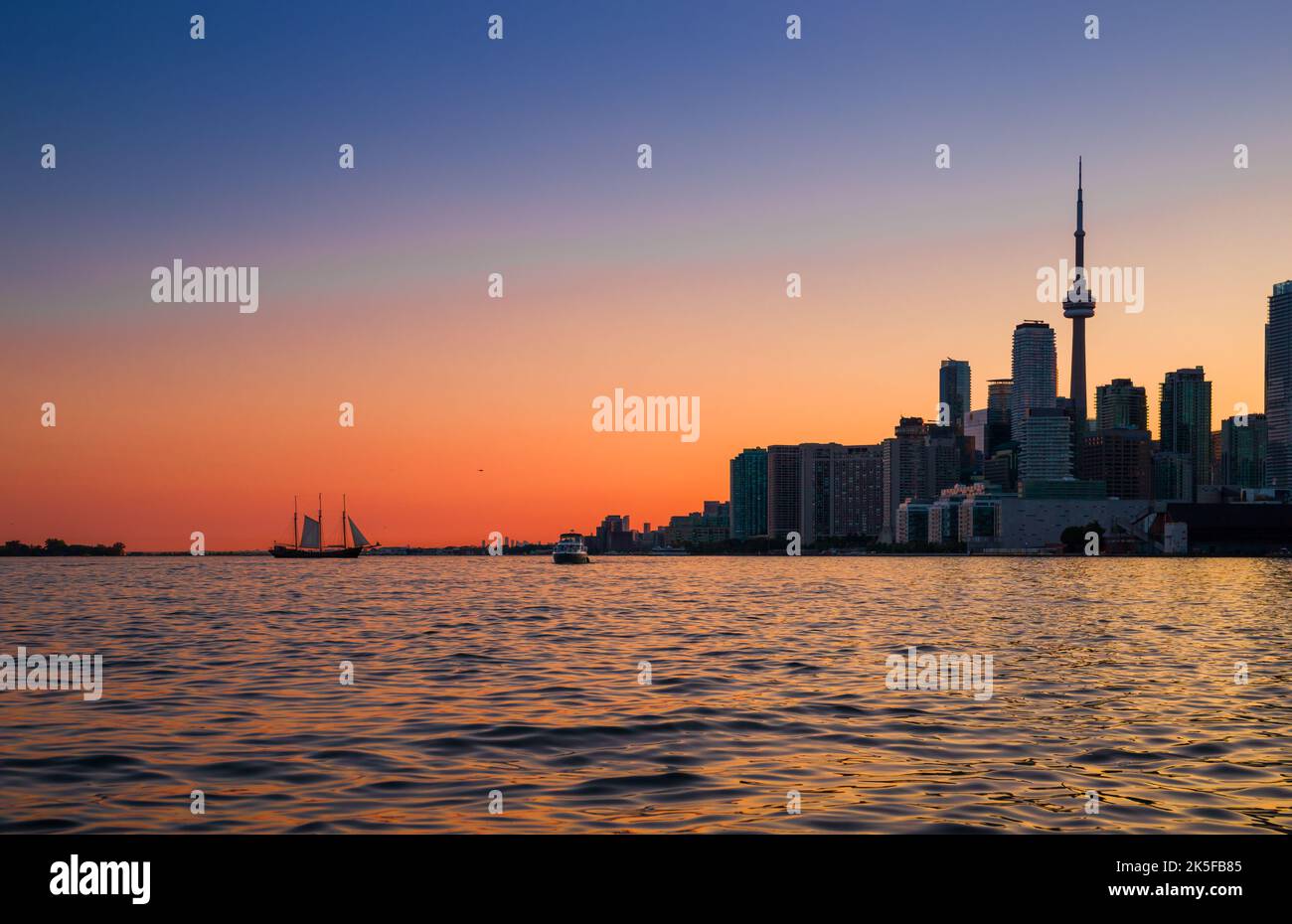 Toronto city skyline silhouette background Stock Photo - Alamy