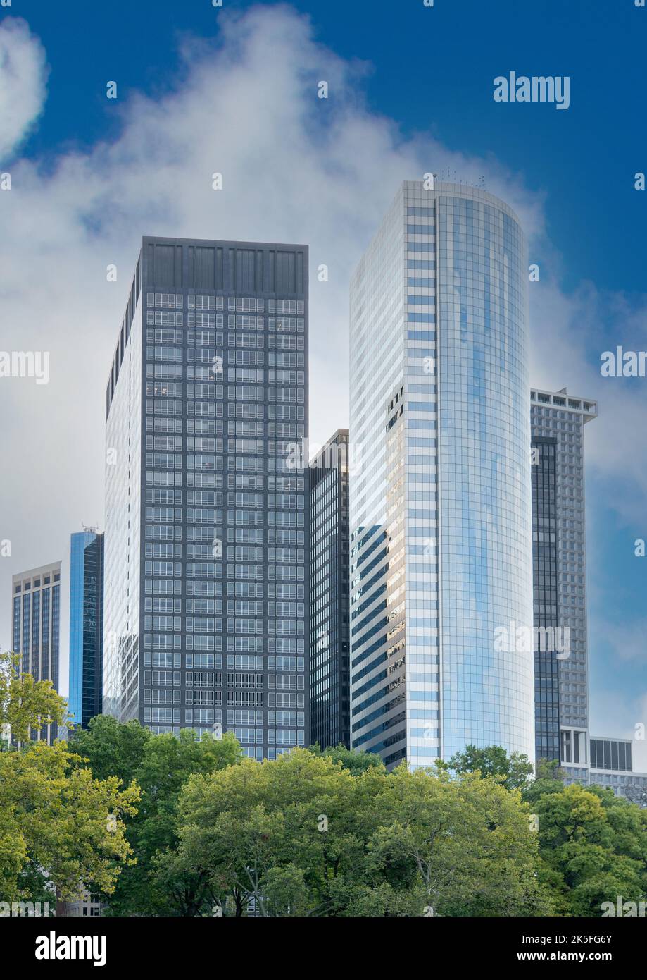City skyscrapers blue sky hi-res stock photography and images - Alamy