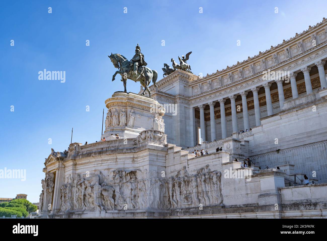 Bronze horse-back statue of Victor Emmanuel II by Enrico Chiaradia. The Victor Emmanuel II Monument, Rome, Italy Stock Photo