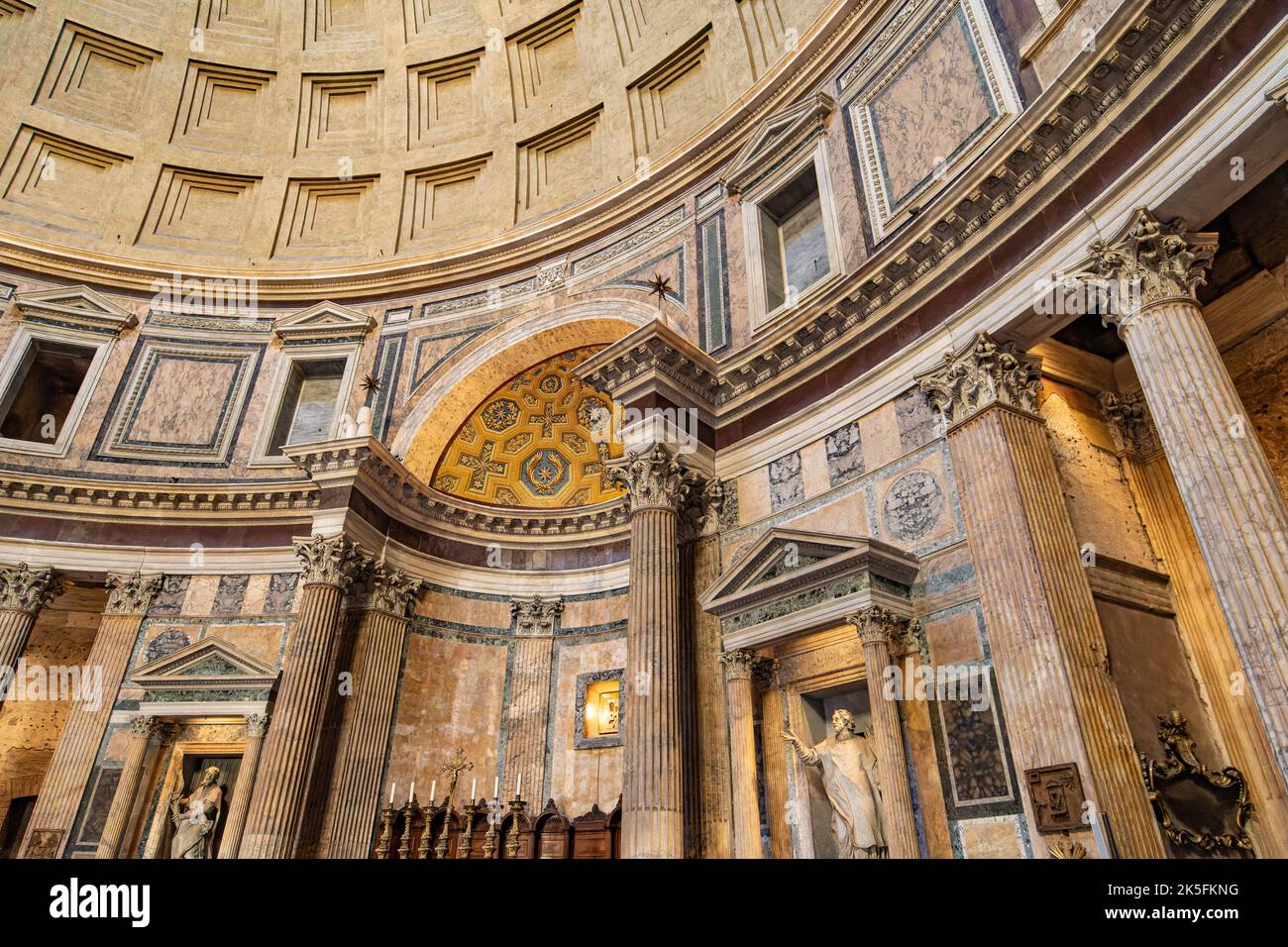 Pantheon (Basilica di Santa Maria ad Martyres or Basilica of St. Mary and the Martyrs), Roman Catholic Basilica, Rome, Italy Stock Photo