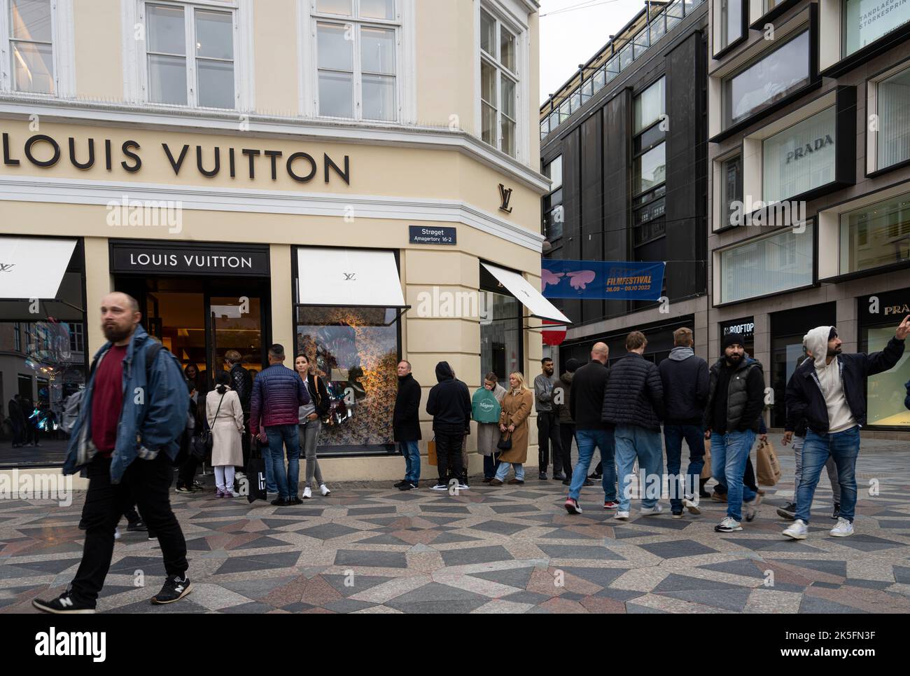 Copenhagen, Denmark. October 2022. the crowds in front of the luxury shops in the city center Stock Photo