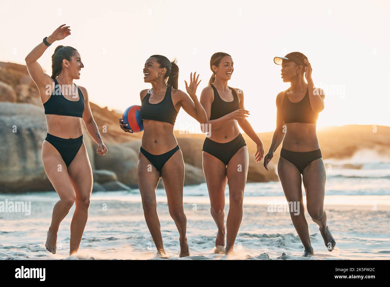 Beach volleyball women hi-res stock photography and images - Alamy