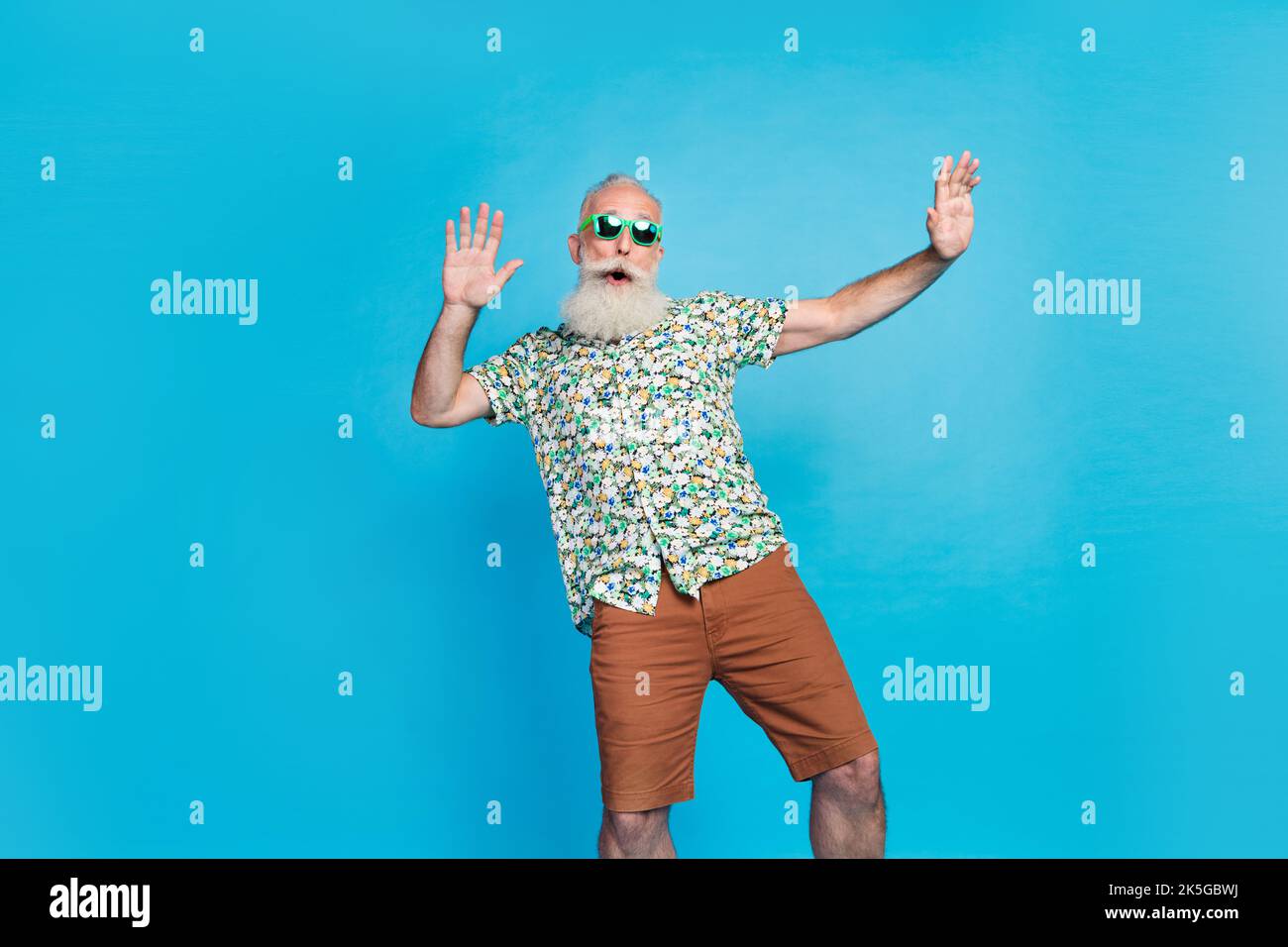 Old man with beard drunk hi-res stock photography and images - Alamy