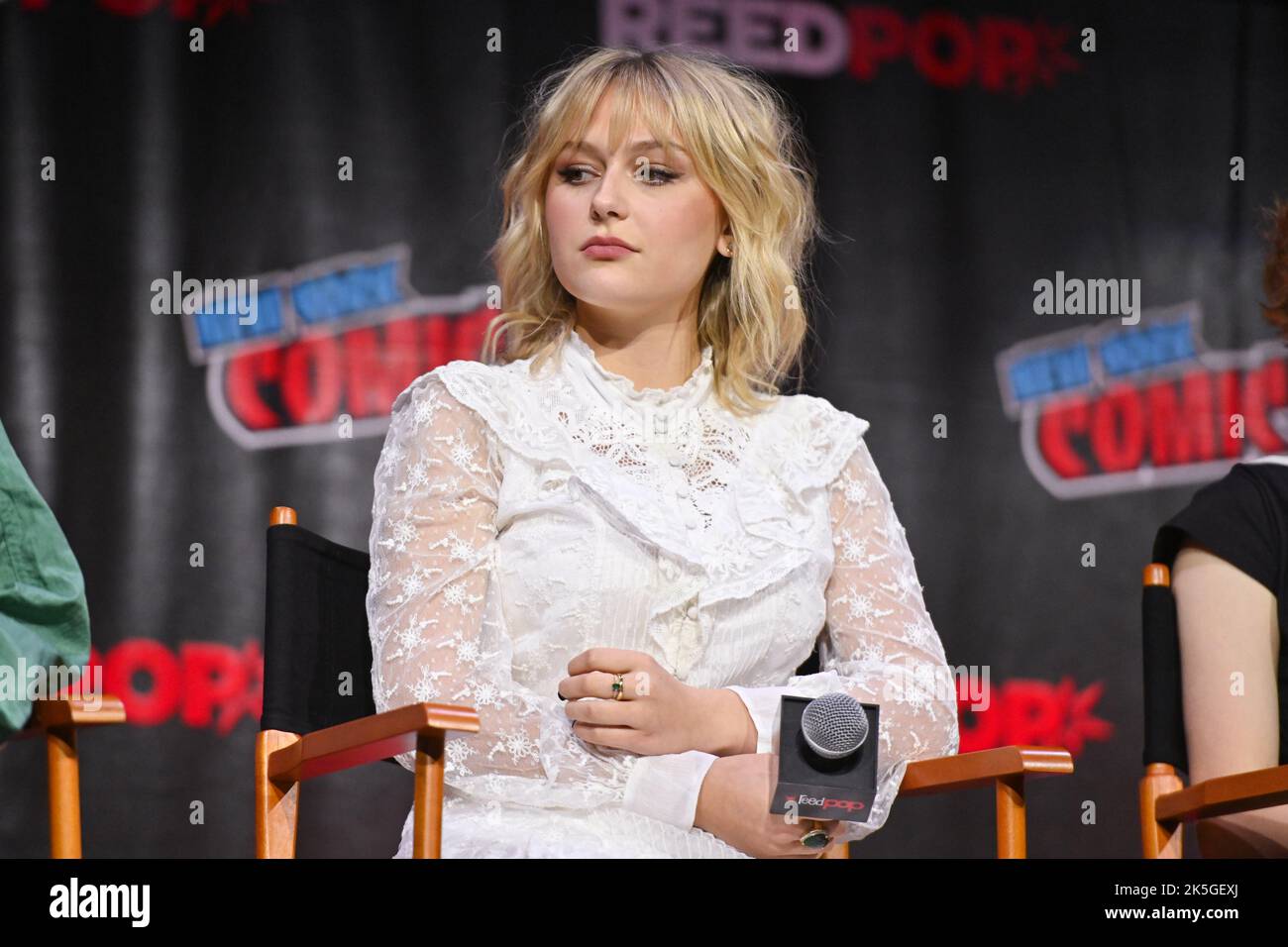 alyvia-alyn-lind-onstage-at-chucky-season-2-cast-conversation-and
