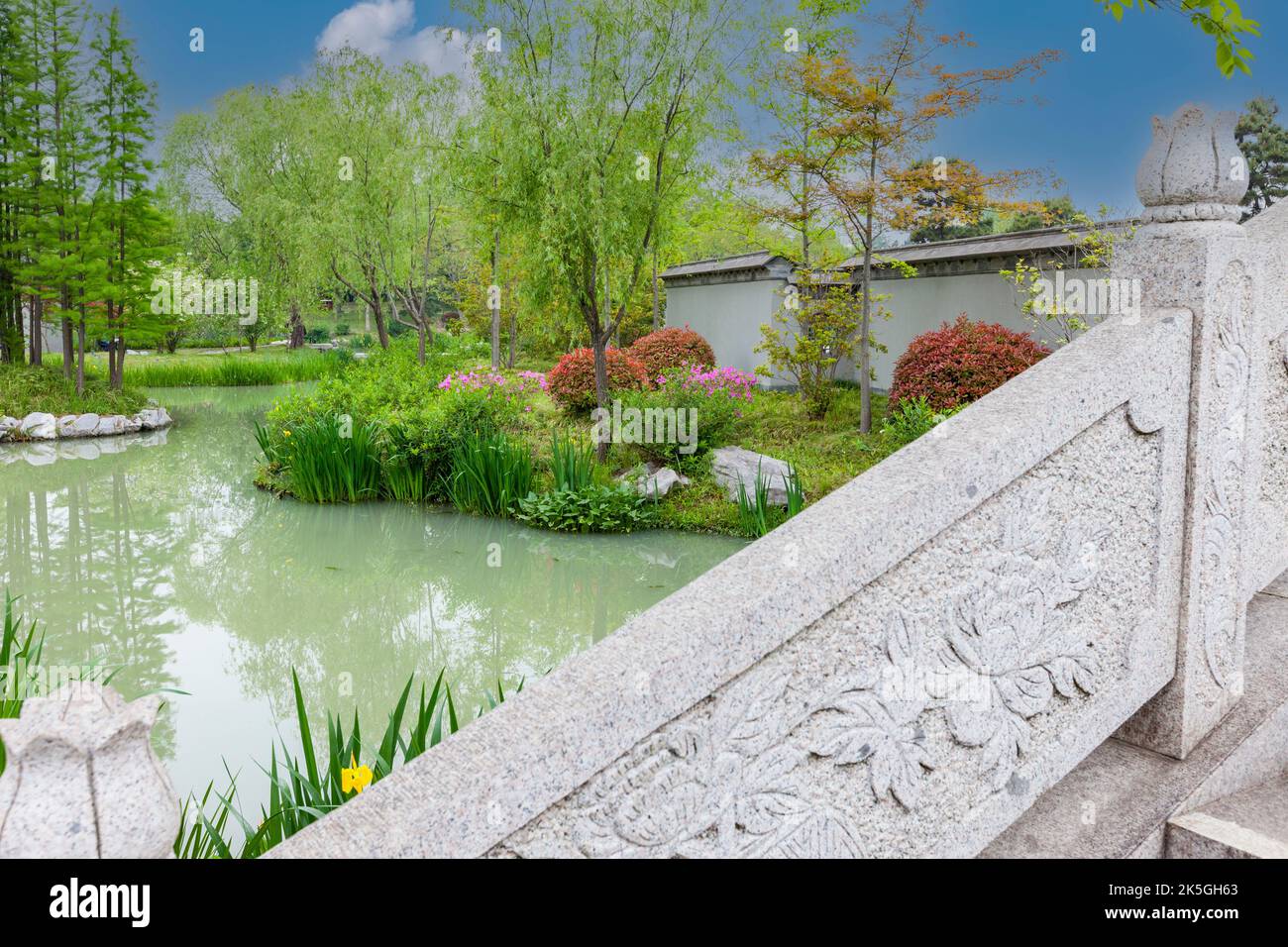 Yangzhou, Jiangsu, China.  Bonsai Garden, Slender West Lake Park. Stock Photo