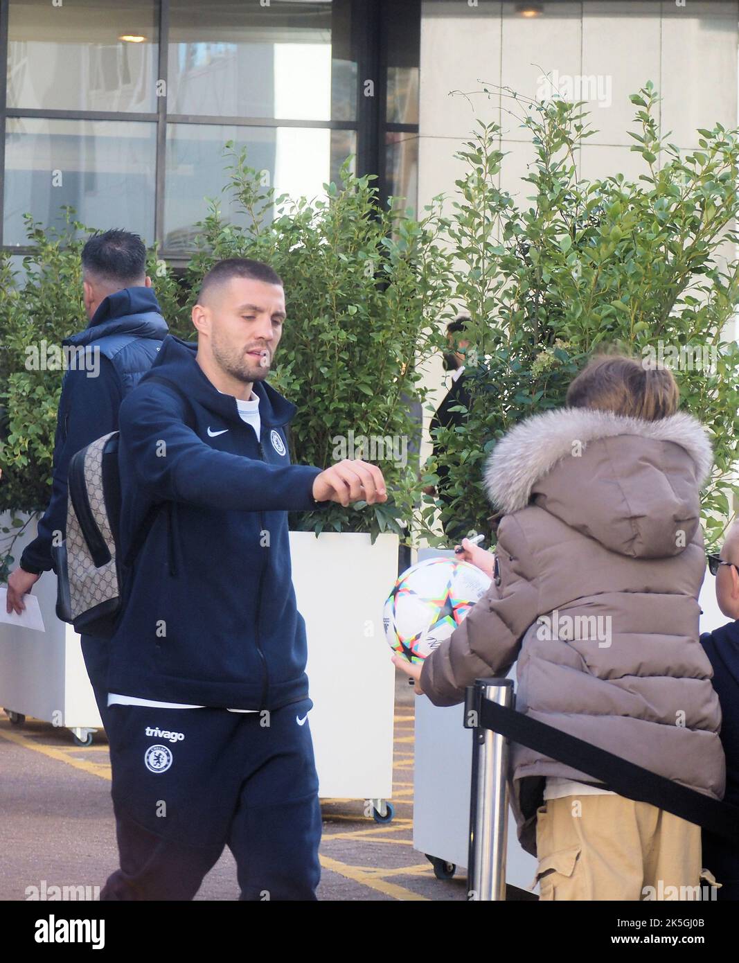 London, UK. 8th Oct, 2022. Chelsea FC's Mateo Kovacic signs autographs before the home game against Wolves. Credit: Brian Minkoff/Alamy Live News Stock Photo