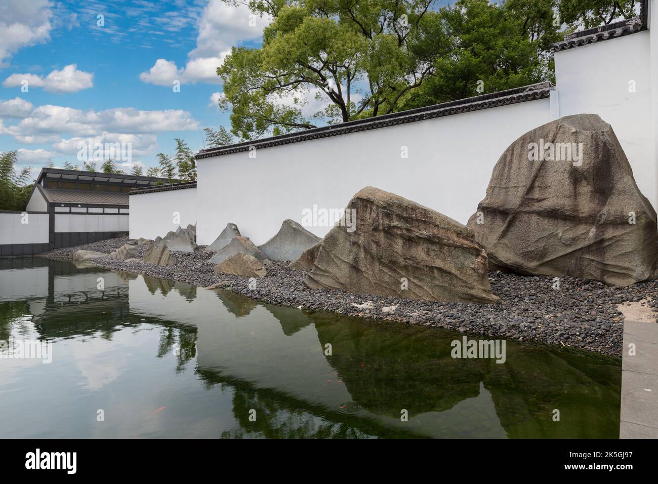 Suzhou, Jiangsu, China.  Interior Courtyard and Reflecting Pool, Suzhou Museum designed by I.M. Pei. Stock Photo