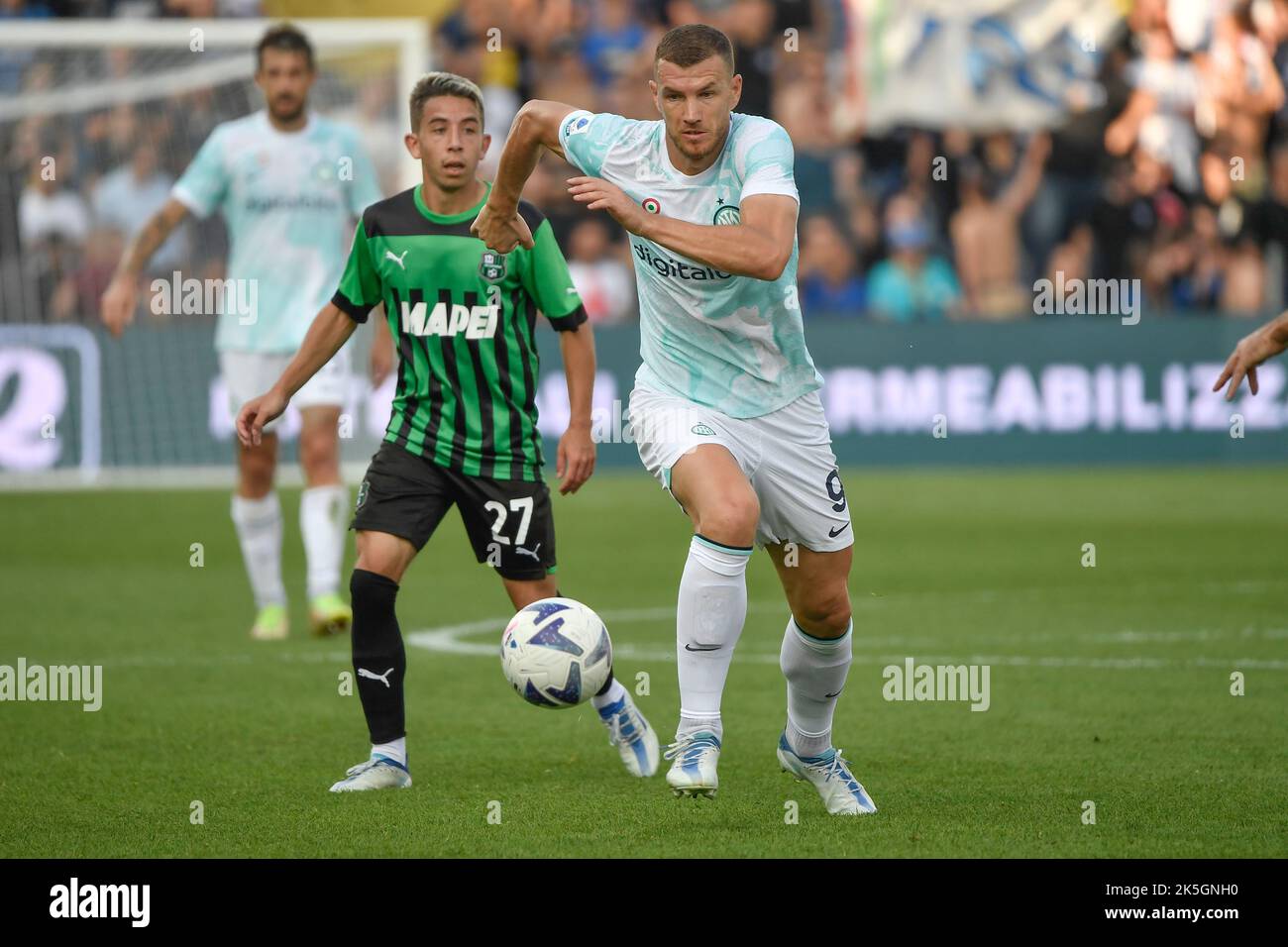 Reggio Emilia, Italy. 08th Oct, 2022. Edin Dzeko of Fc Internazionale and Maxime Lopez of US Sassuolo during the Serie A football match between US Sassuolo and FC Internazionale at Citta del Tricolore stadium in Reggio Emilia (Italy), October 8th, 2022. Photo Andrea Staccioli/Insidefoto Credit: Insidefoto di andrea staccioli/Alamy Live News Stock Photo