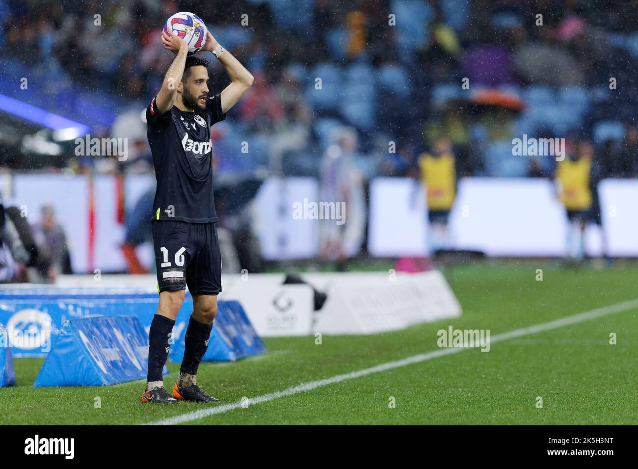 SYDNEY, AUSTRALIA - OCTOBER 8: Nani of Melbourne Victory FC prepares to throw the ball during round one A-League Men's match between Sydney FC and Melbourne Victory at Allianz Stadium, on October 8, 2022 in Sydney, Australia Stock Photo
