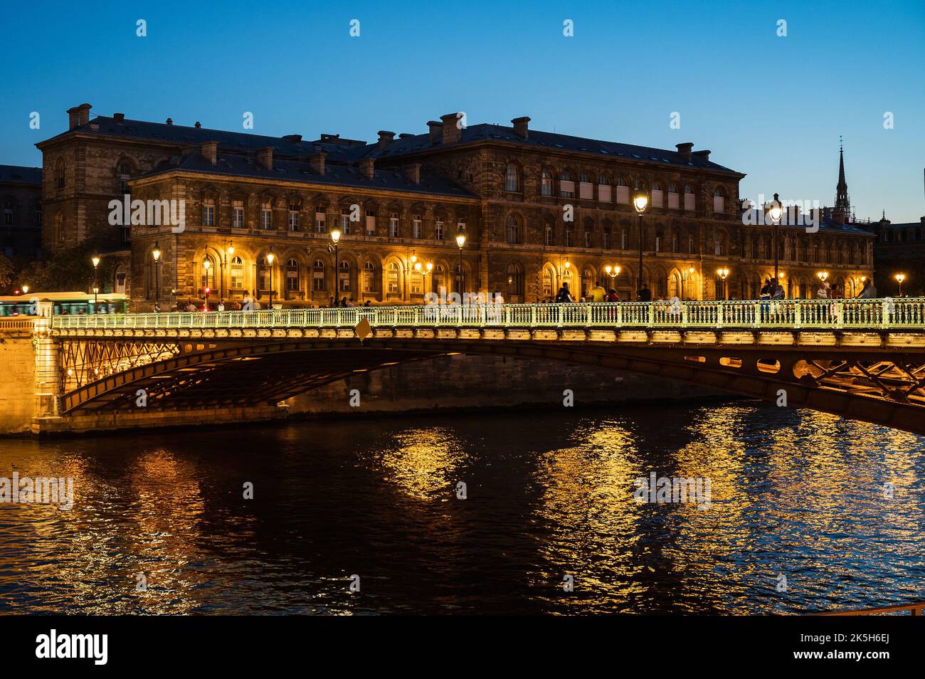 The HotelDieu is a hospital located in the 4th arrondissement of Paris