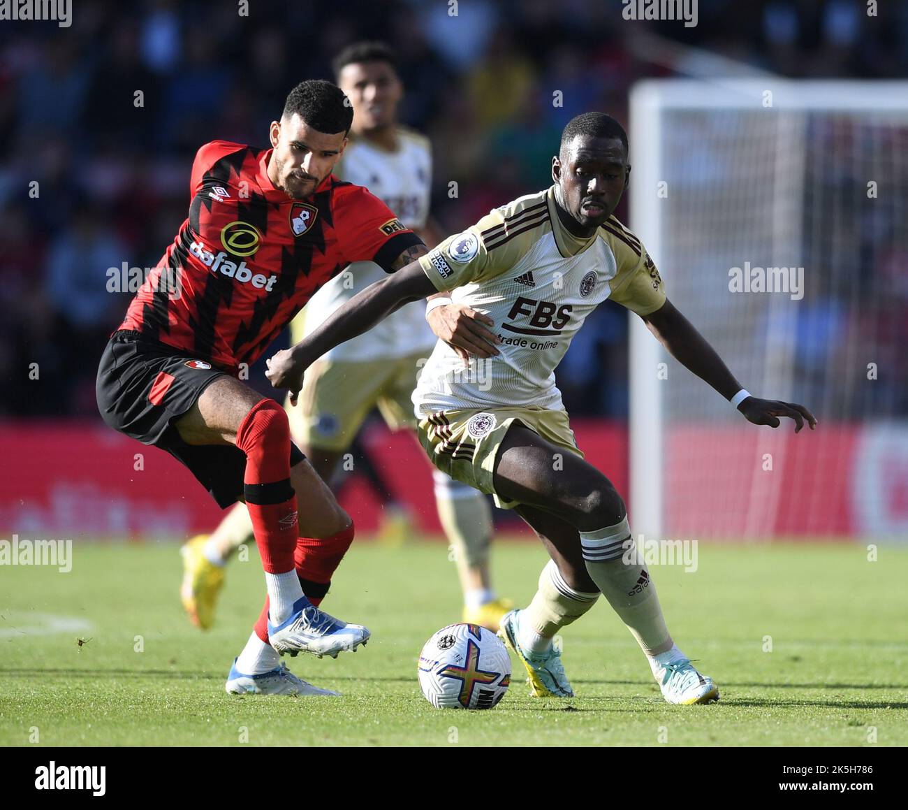 8th August 2022; Vitality Stadium, Boscombe, Dorset, England: Premiership football, AFC Bournemouth versus Leicester City : Boubakary Soumare of Leicester City competes for the ball with Dominic Solanke of Bournemouth Stock Photo