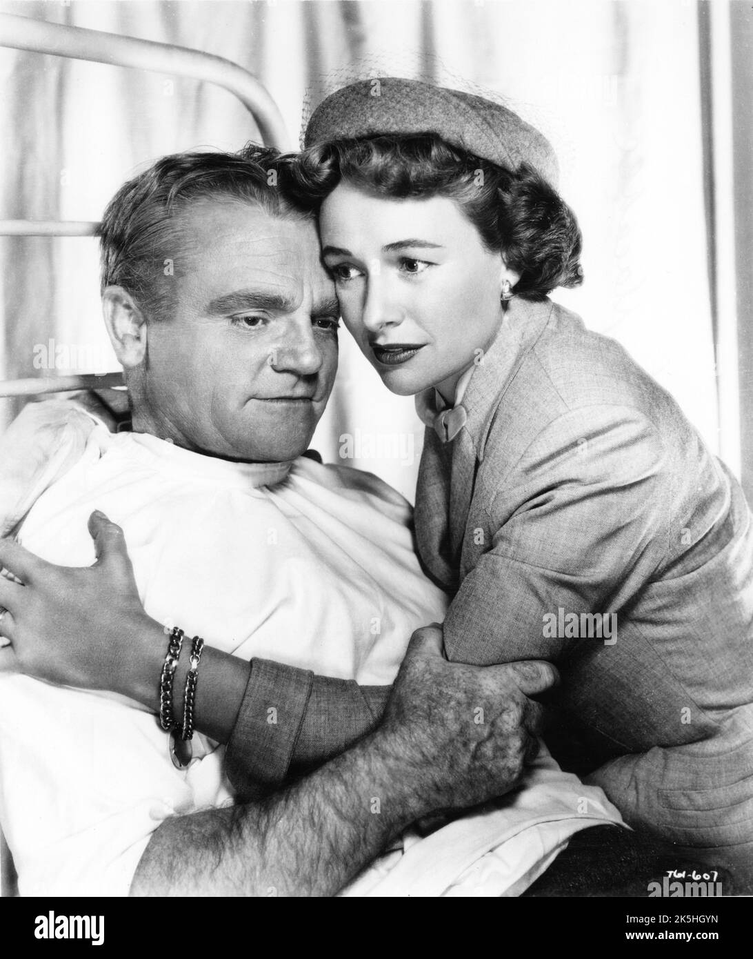 JAMES CAGNEY and PHYLLIS THAXTER in COME FILL THE CUP 1951 director GORDON DOUGLAS novel Harlan Ware screenplay Ivan Goff and Ben Roberts producer Henry Blanke Warner Bros. Stock Photo