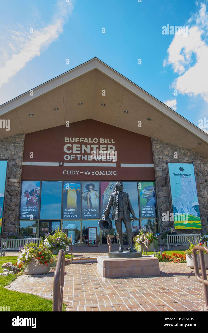 Buffalo bill center west statue hi-res stock photography and images - Alamy