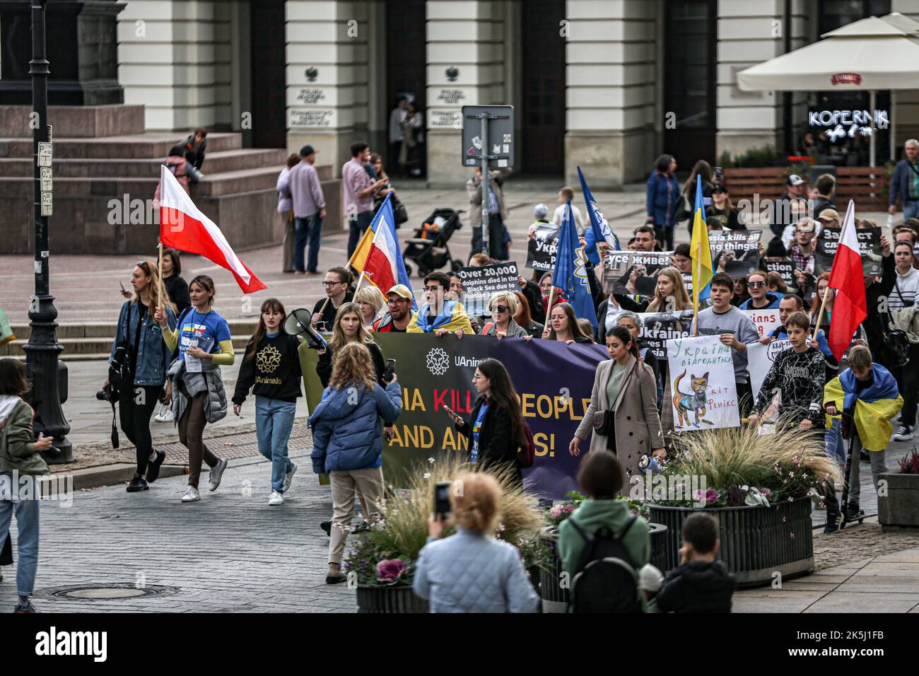 Warsaw, Poland, USA. 8th Oct, 2022. Students, locals, immigrants
