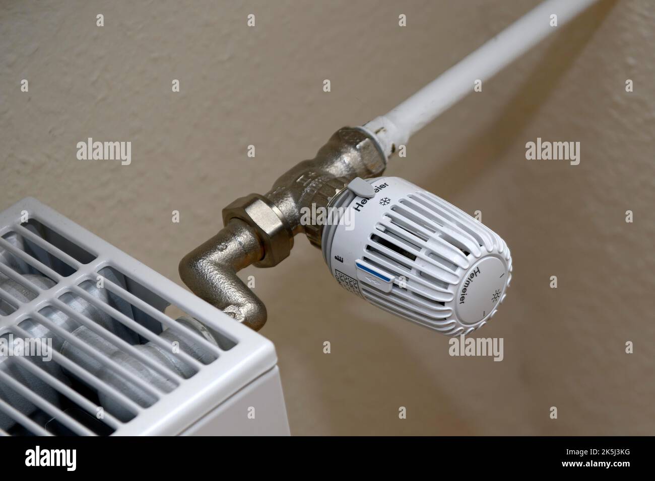 Thermostat of heating is switched off set to lowest frostproof level