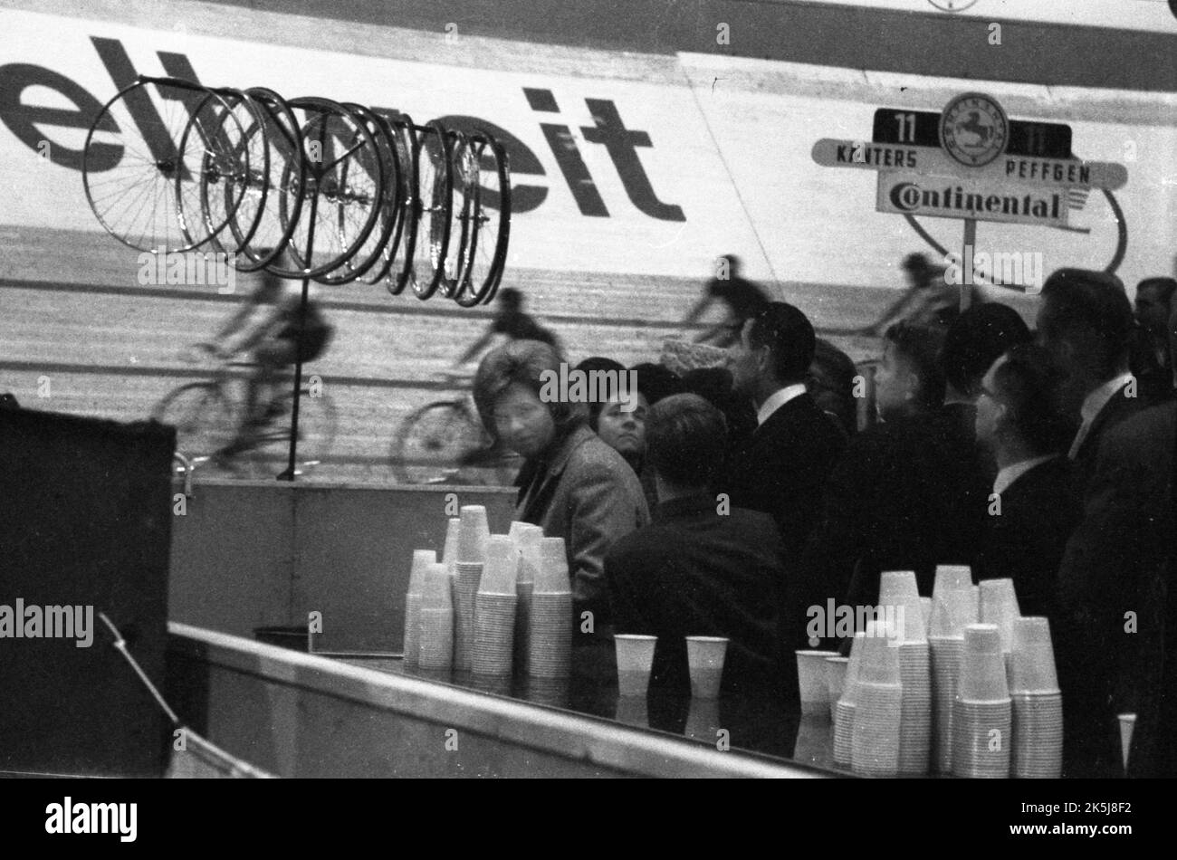 The 6-day race of the professional cyclists, here in 1966 in the ...