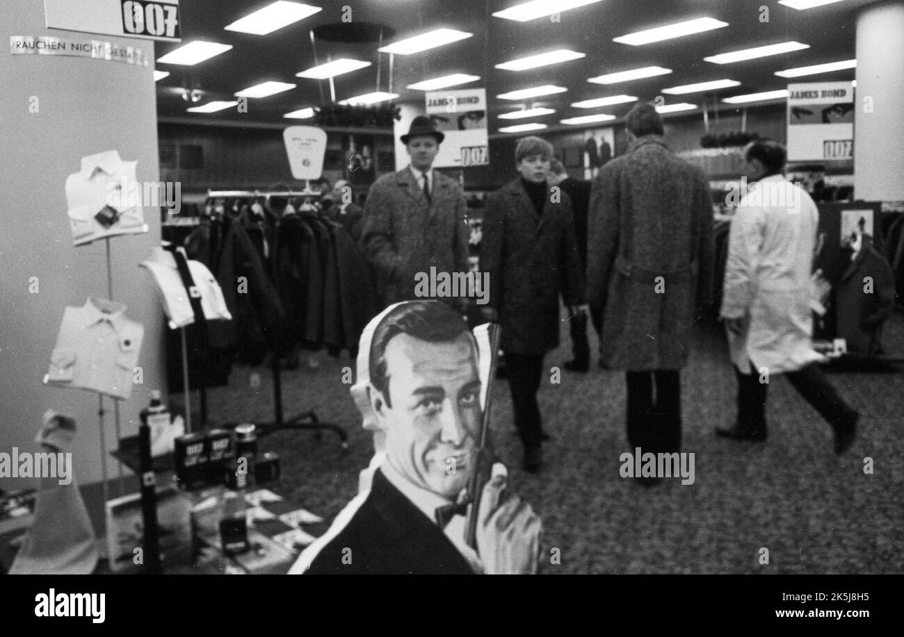 With the advertising fad James Bond 007, here in the Ruhr area in 1966