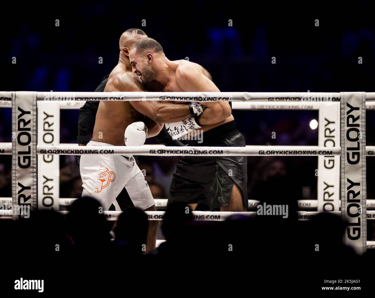 Match de kick boxing hi-res stock photography and images - Alamy