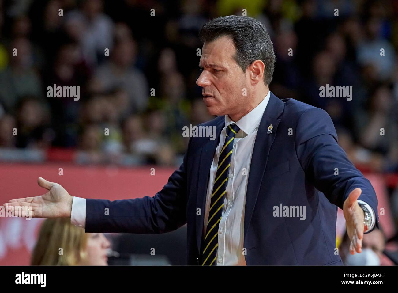 2022/23 EuroLeague | FC Bayern München vs Fenerbahce BEKO Istanbul.  ITOUDS Dimitris (Fenerbahce BEKO Istanbul Coach) Stock Photo