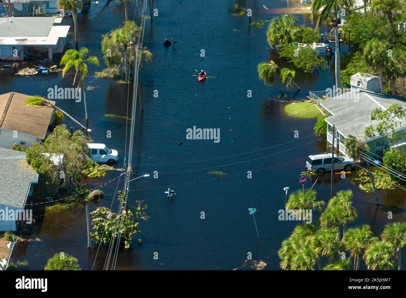 Surrounded by hurricane Ian rainfall flood waters homes in Florida ...