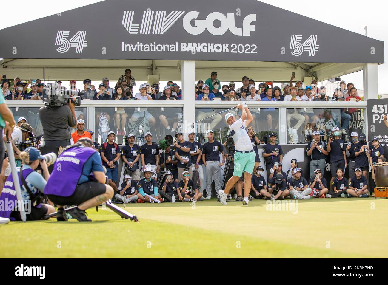 BANGKOK, THAILAND - OCTOBER 9: Richard Bland of England on hole 1 during the third and final round at the LIV GOLF INVITATIONAL BANGKOK at Stonehill Golf Course on October 9, 2022 in Bangkok, THAILAND (Photo by Peter van der Klooster/Alamy Live News) Stock Photo