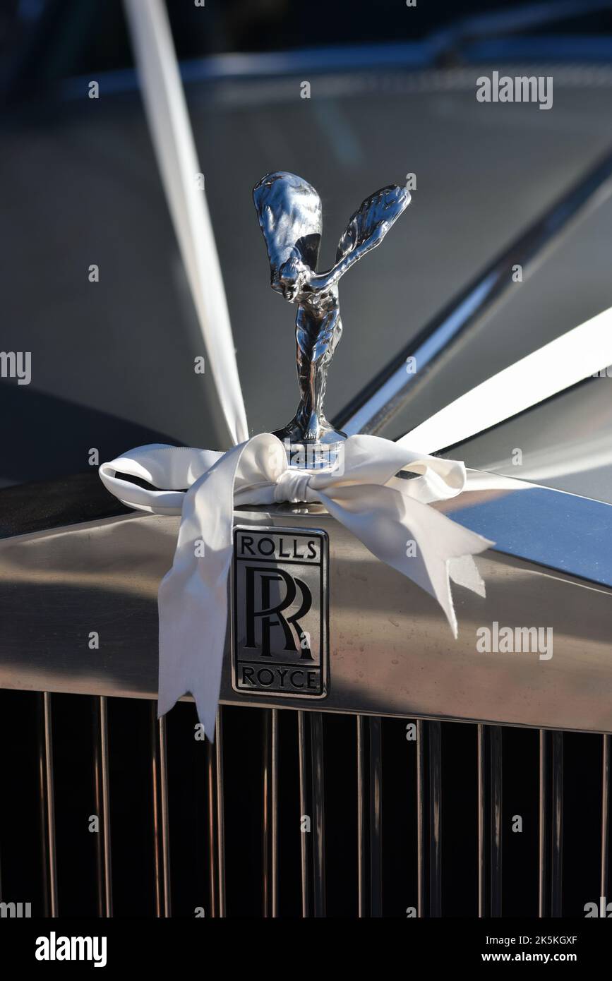 RollsRoyce Says Continued Luxury Demand Fuels Record Sales