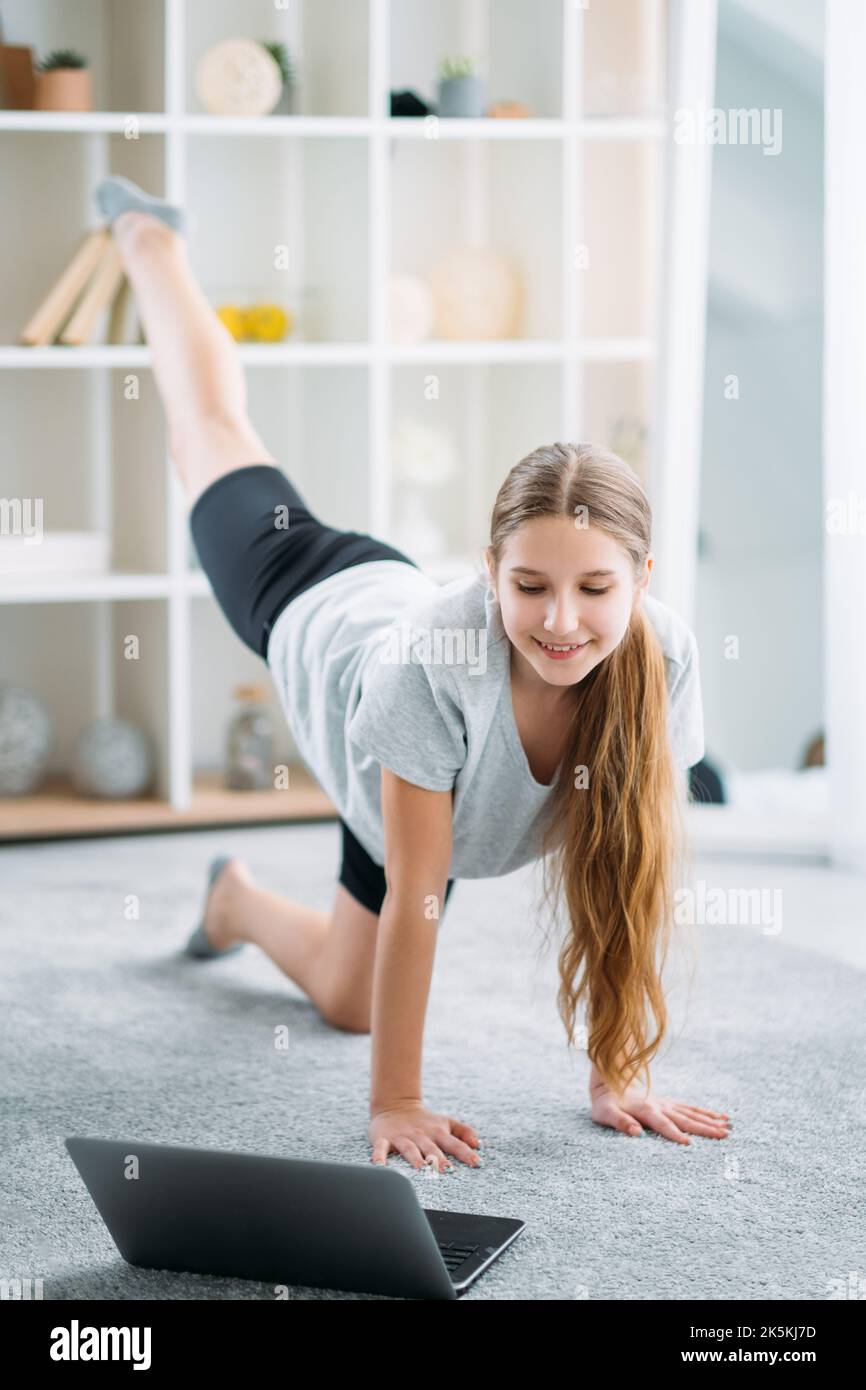 Teenage girls doing yoga hi-res stock photography and images - Alamy