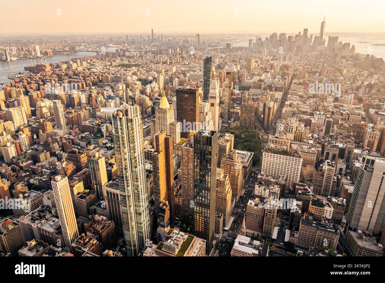 American downtown city streets panorama hi-res stock photography and ...