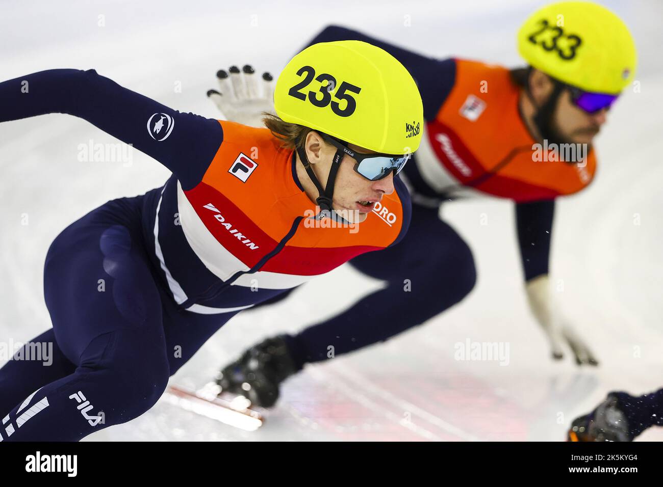 HeereNVEEN - Short trackers Jens van 't Wout, Sjinkie Knegt (lr) in action in the semifinal 1000 meters in Thialf at the Dutch Open Shorttrack, the first international showdown of this season. ANP VINCENT JANNINK Stock Photo