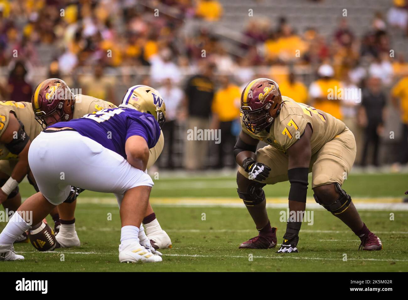 Arizona State offensive lineman LaDarius Henderson (77) line up in the first quarter of an NCAA college football game against the Washington Huskies i Stock Photo