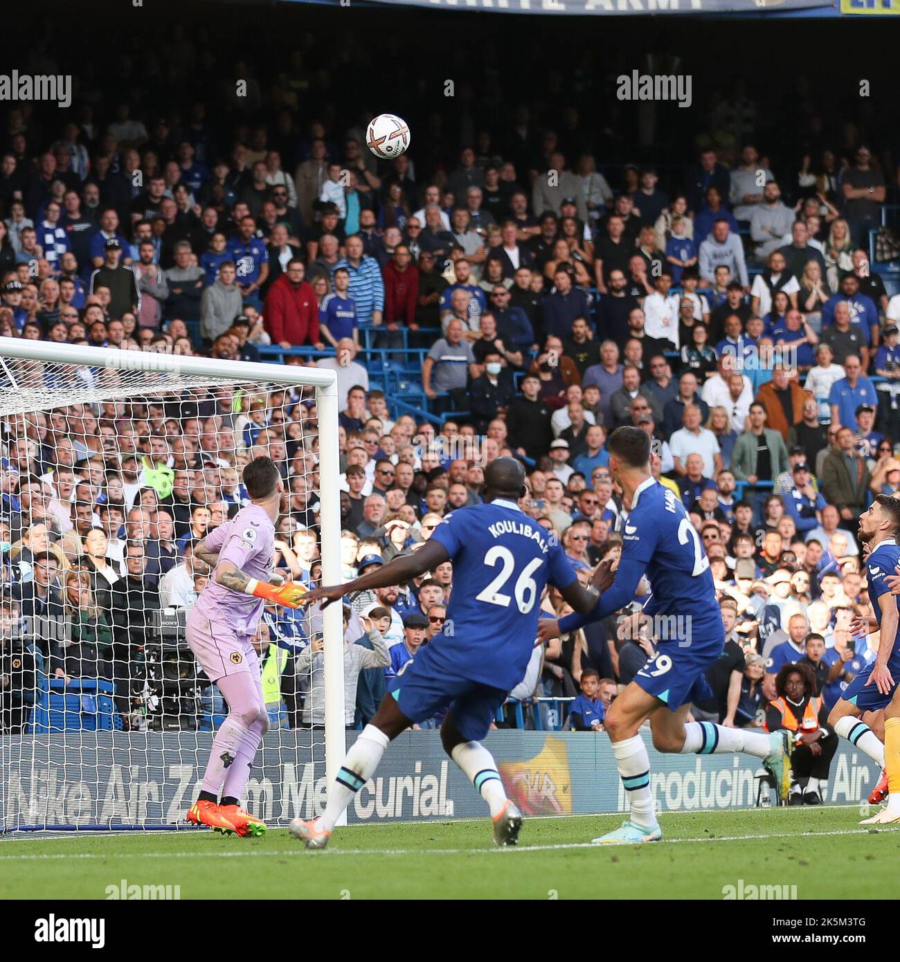 London, UK. 09th Oct, 2022. Kai Havertz of Chelsea has a looping header beat Wolverhampton Wanderers Goalkeeper Jos S‡ for the opening goal to make it 1-0 during the Premier League match between Chelsea and Wolverhampton Wanderers at Stamford Bridge, London, England on 8 October 2022. Photo by Ken Sparks. Editorial use only, license required for commercial use. No use in betting, games or a single club/league/player publications. Credit: UK Sports Pics Ltd/Alamy Live News Stock Photo