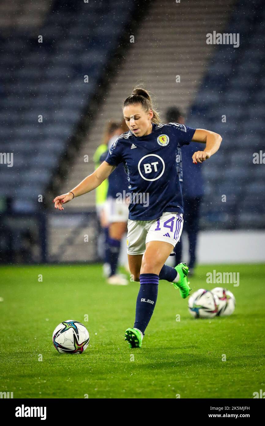 female-players-warm-up-before-session-hi-res-stock-photography-and