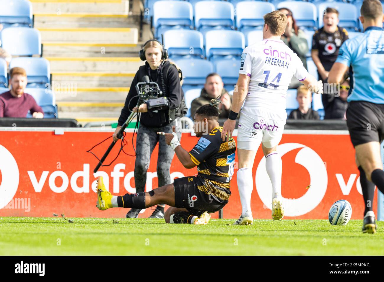 Paolo Odogwu of Wasps Rugby scores a try during the Gallagher