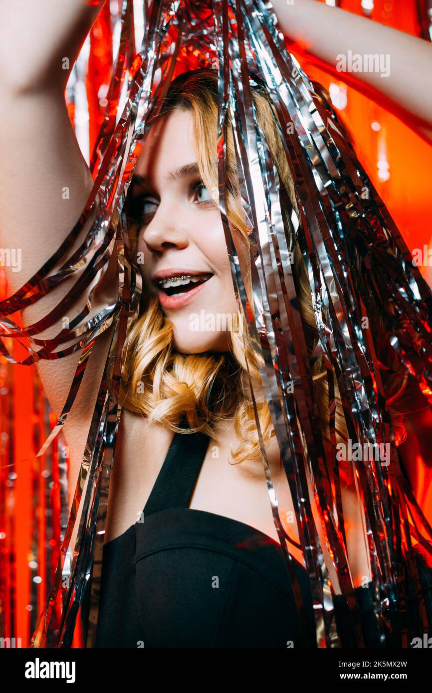 Glamorous holiday look hi-res stock photography and images - Alamy