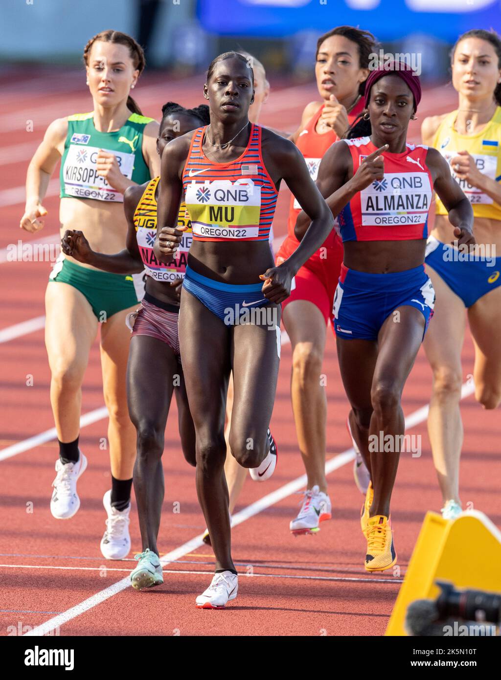 Athing Mu, Tess KirsoppCole, competing in the women’s 800m heats at