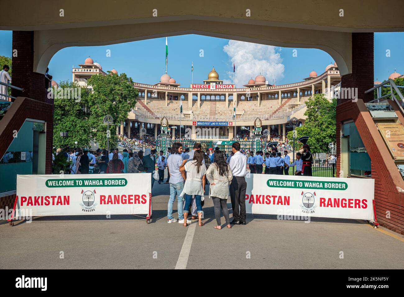 Lowering of the flag ceremony, Wagah border, Pakistan Stock Photo