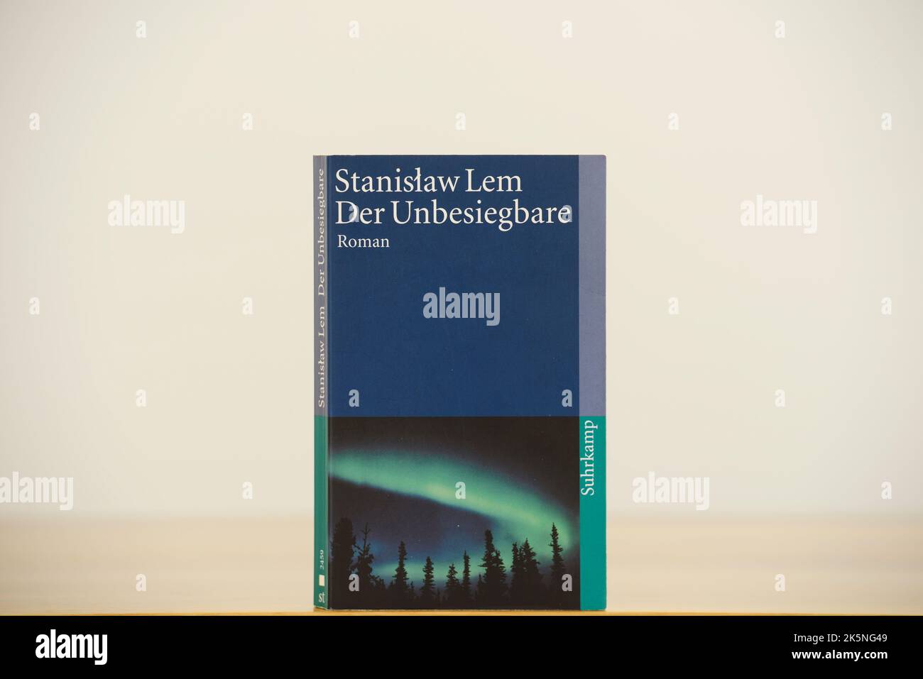 book, reading, science fiction, science fiction writer, literature, novel, German edition, stanislaw lem, The invincible novel Stock Photo