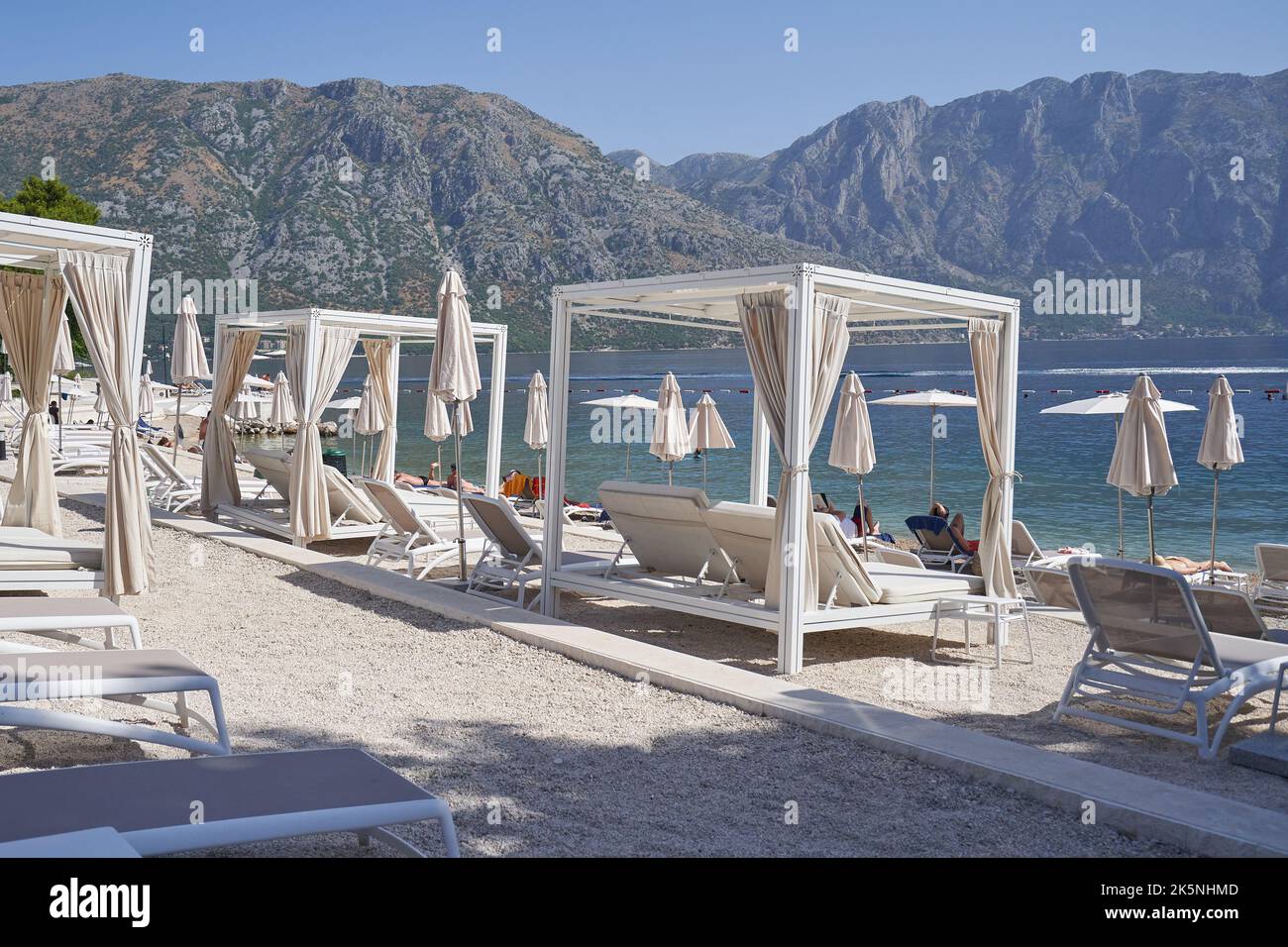 Gazebo relaxing on beach hires stock photography and images Alamy — free download
