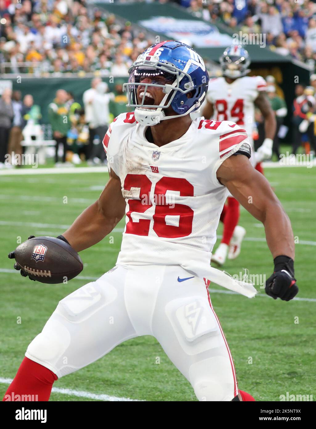 : New York Giants Saquon Barkley Jumps over Chicago Bears Saftey  8x10 Photo Picture : Sports & Outdoors