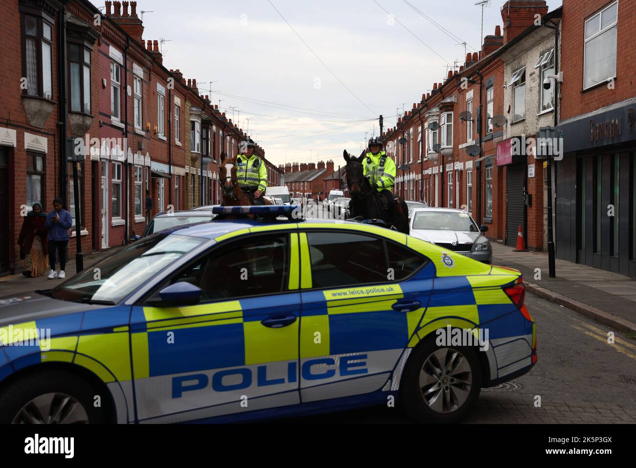 Leicester, Leicestershire, UK. 9th October 2022. Mounted police officers guard the streets during the Diwali lights annual switch on event. LeicesterÔs celebration of Diwali is one of the biggest outside of India. Credit Darren Staples/Alamy Live News. Stock Photo