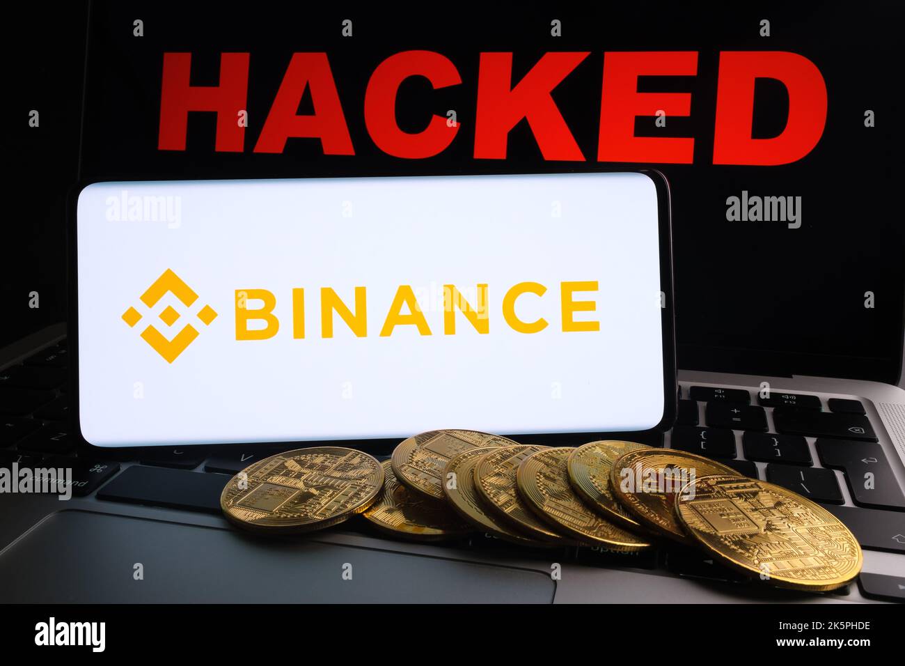 Binance crypto hi-res stock photography and images - Alamy