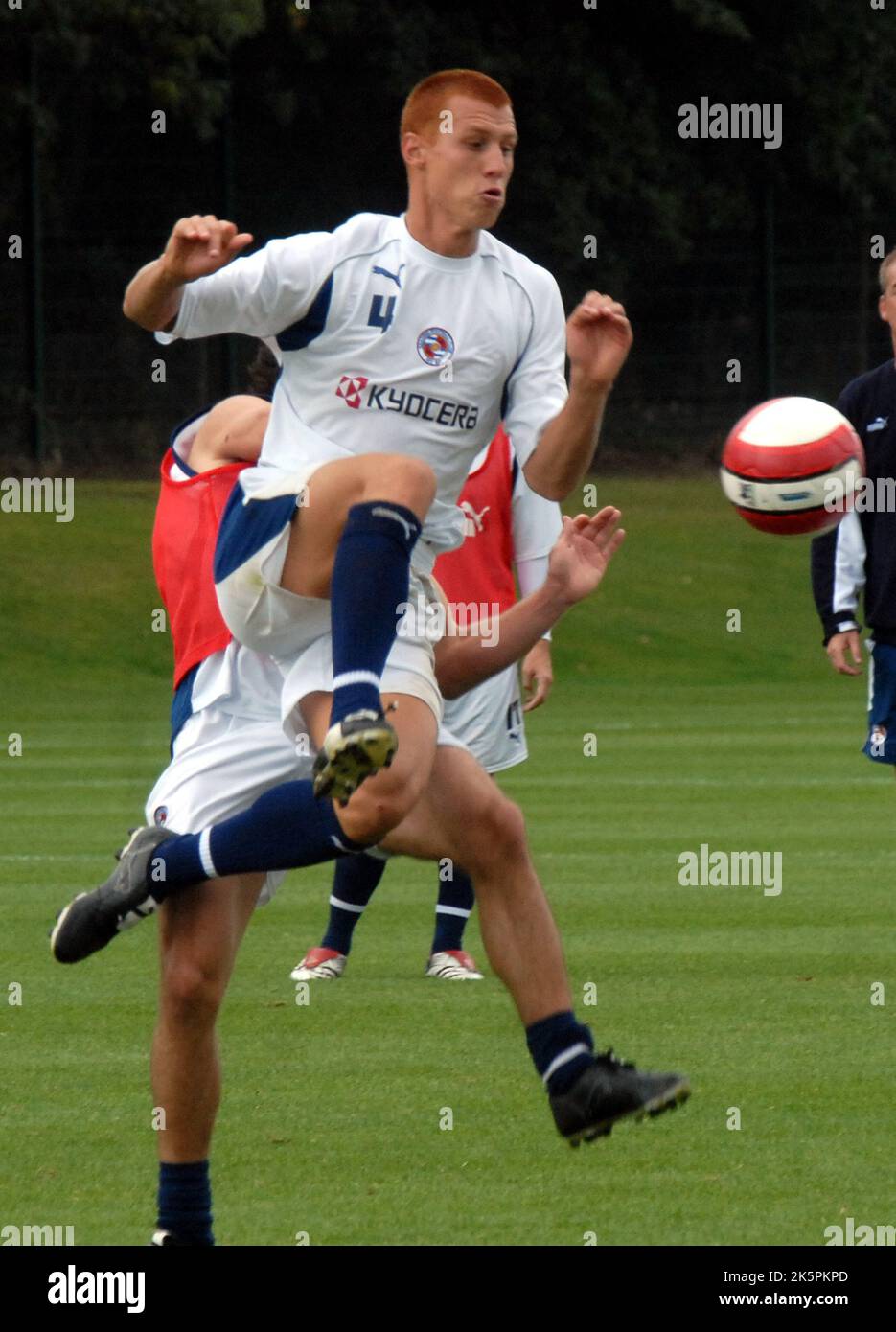 READING FC TRAINING 17-08-06 STEVE SIDWELL PIC MIKE WALKER, 2006 Stock Photo